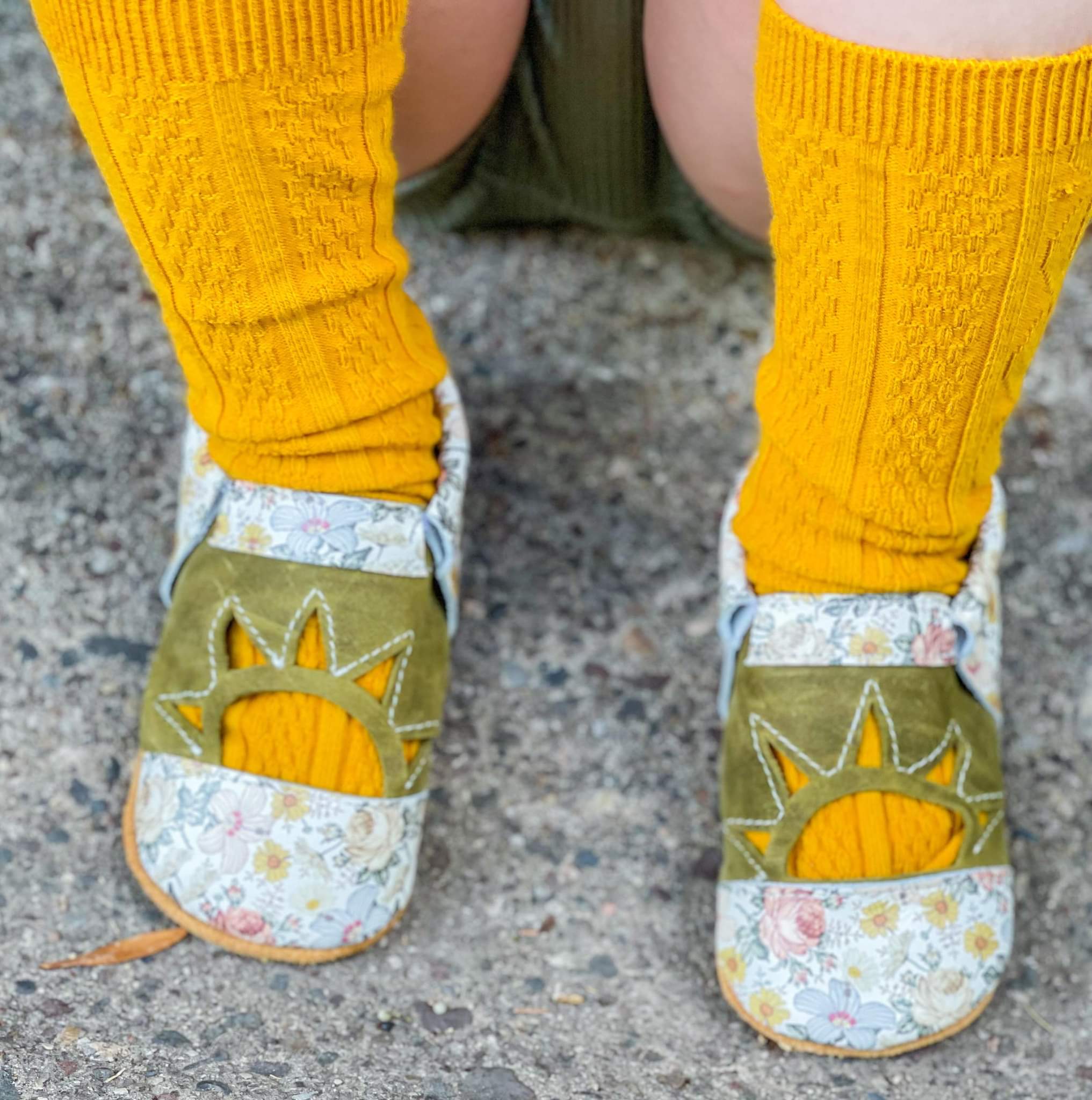 Olive Vintage Floral Sunrise